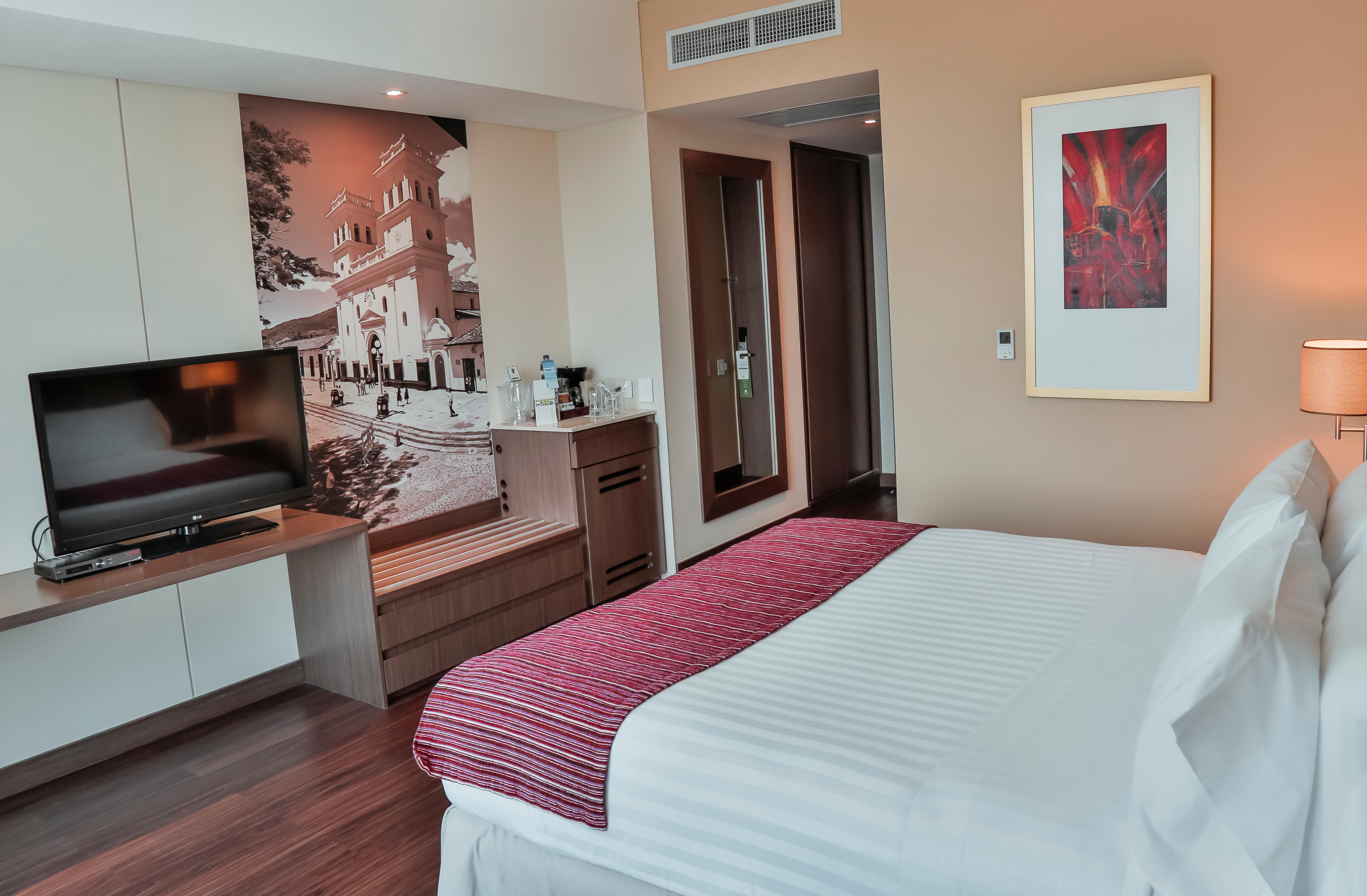 Holiday Inn Bucaramanga Cacique By Ihg Exterior photo A room at the hotel