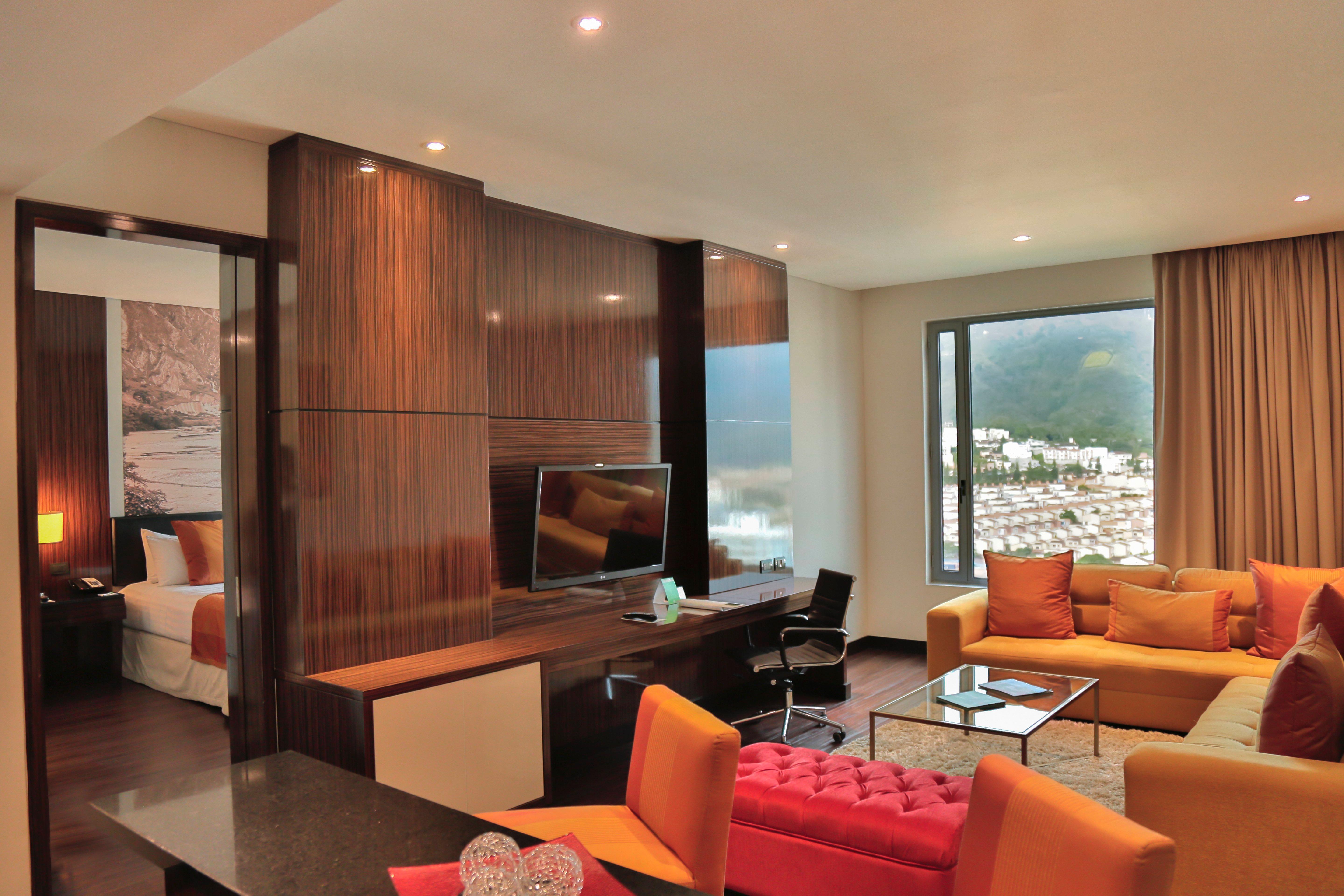Holiday Inn Bucaramanga Cacique By Ihg Exterior photo Suite at the hotel