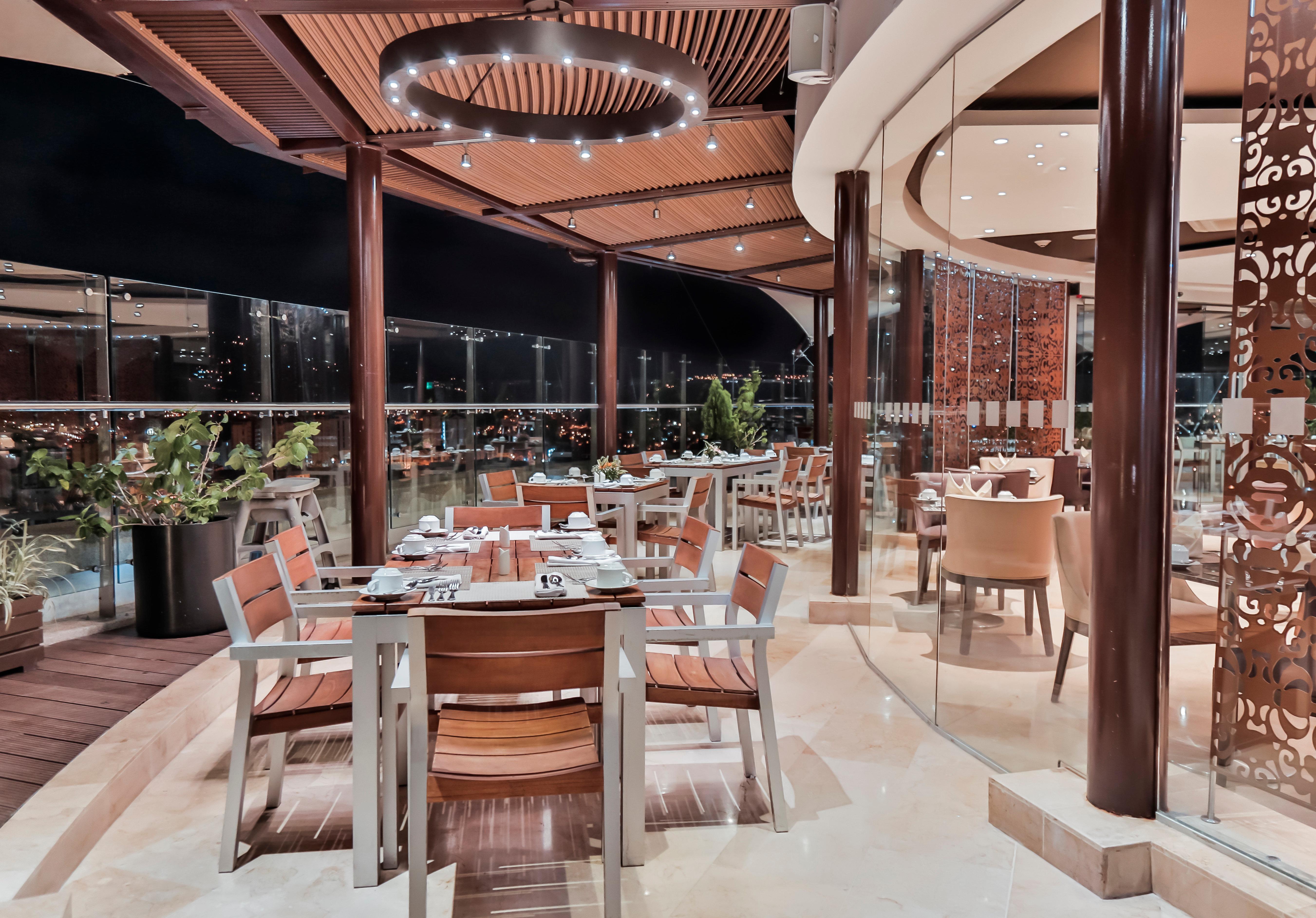 Holiday Inn Bucaramanga Cacique By Ihg Exterior photo The Deck
