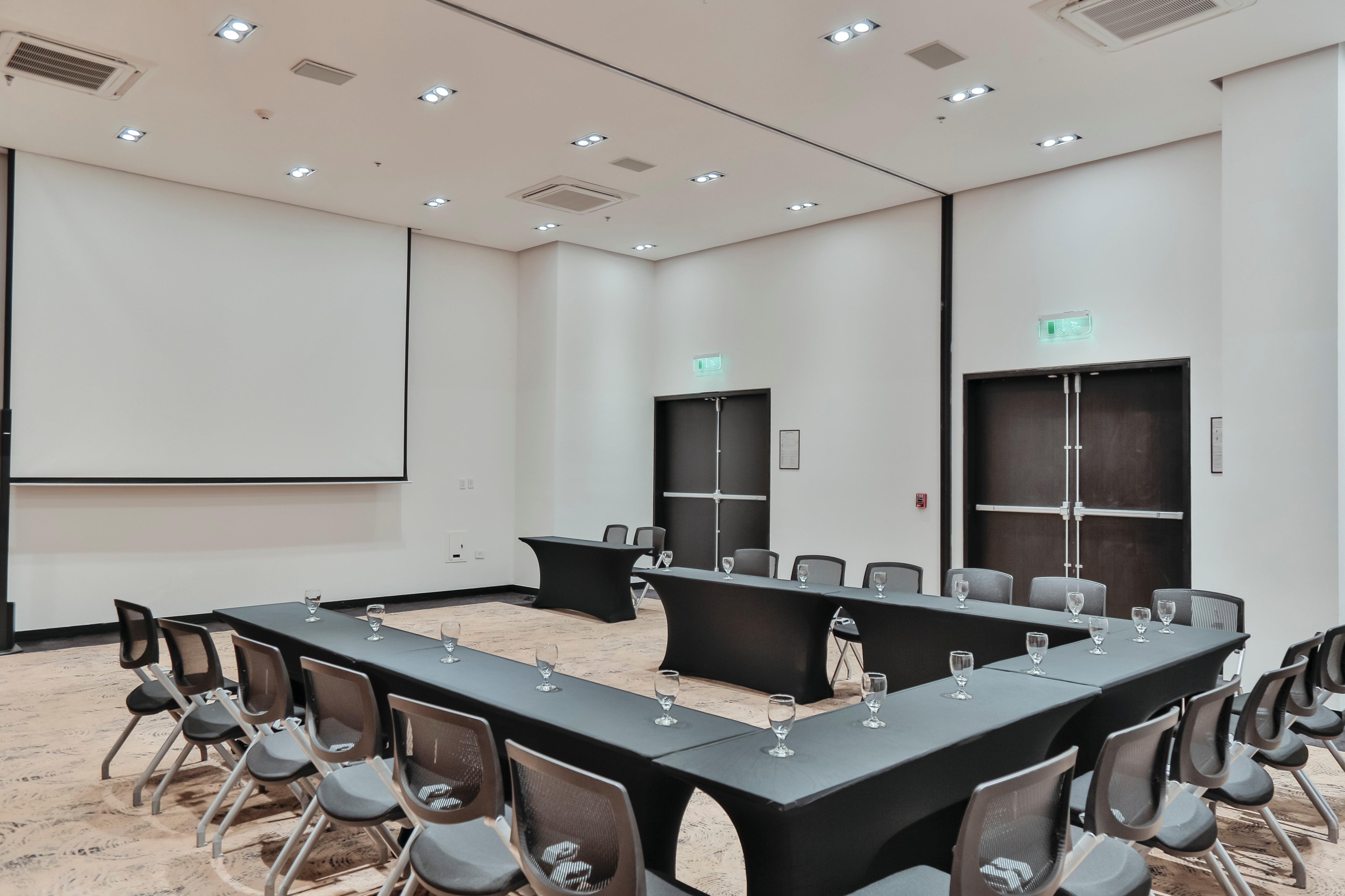 Holiday Inn Bucaramanga Cacique By Ihg Exterior photo Meeting room