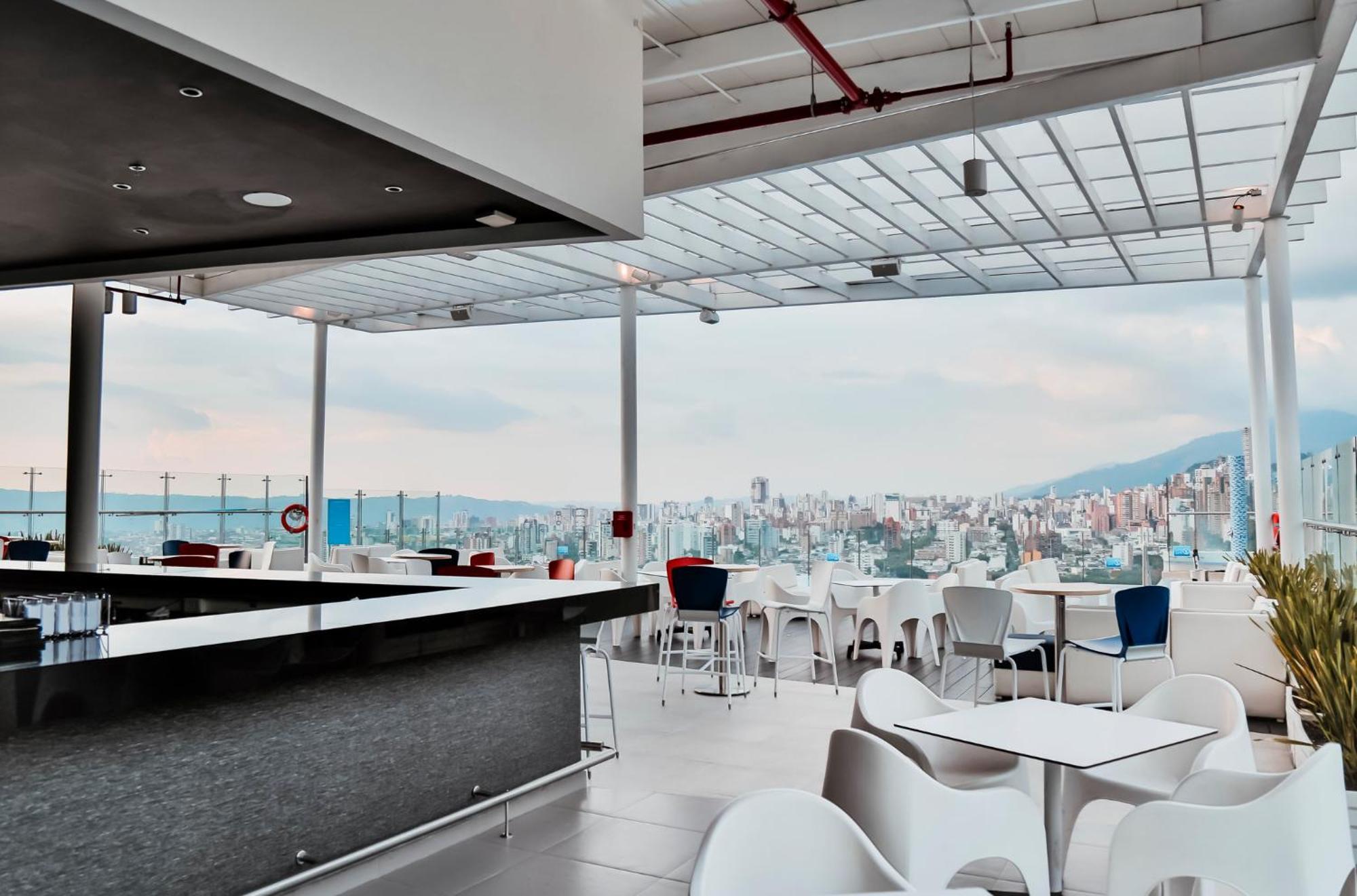 Holiday Inn Bucaramanga Cacique By Ihg Exterior photo Skyline Lounge at Santiago Airport