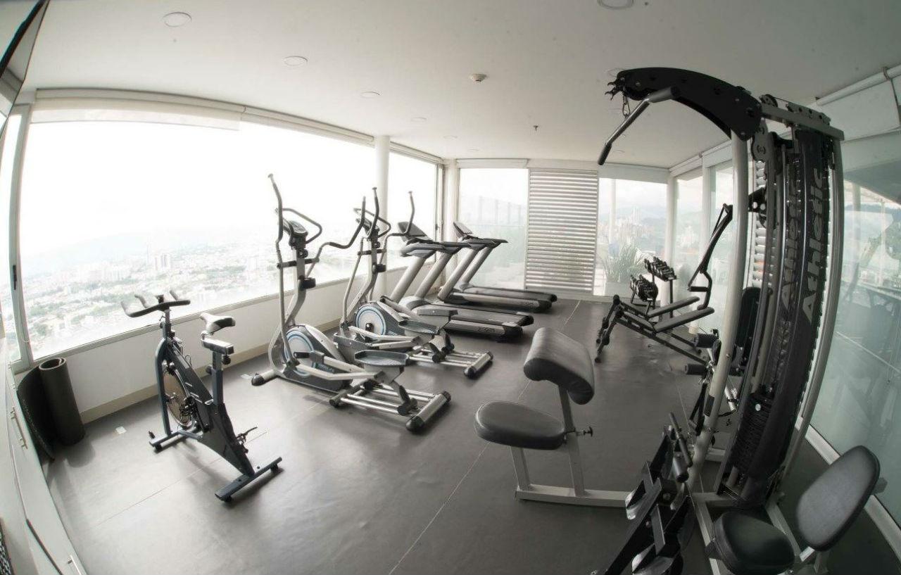 Holiday Inn Bucaramanga Cacique By Ihg Exterior photo A gym in a hotel